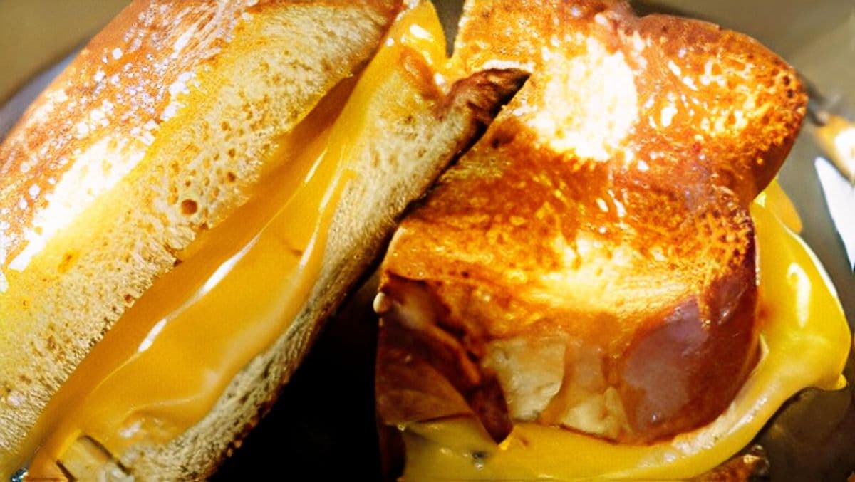 GRILLED CHEESE SANDWICH