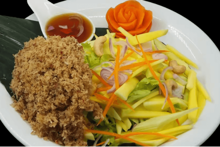 Yum nua ( slice grilled Beef salad )