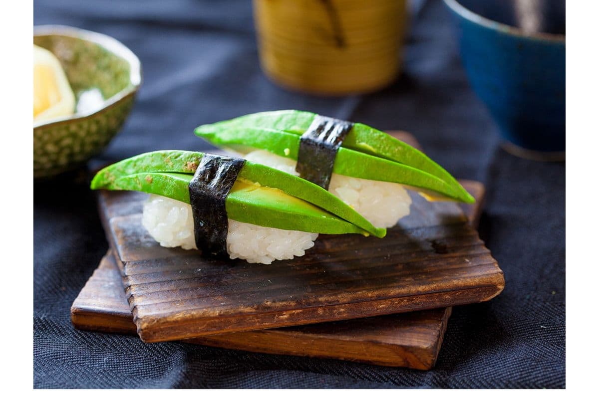 Avocado Sushi (2pcs)
