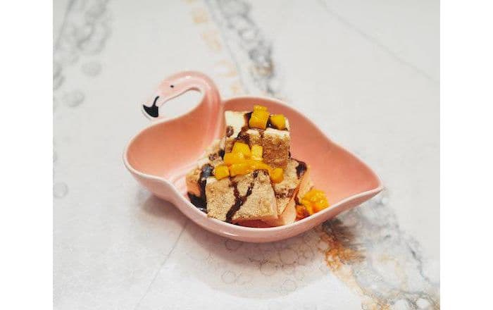 Mango Frozen Cake