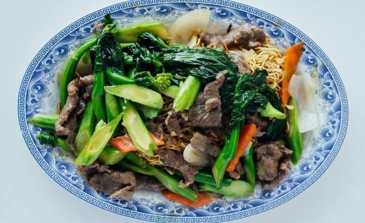 Chinese Broccoli Chow Mein / Chow Mein aux Broccolis Chinois