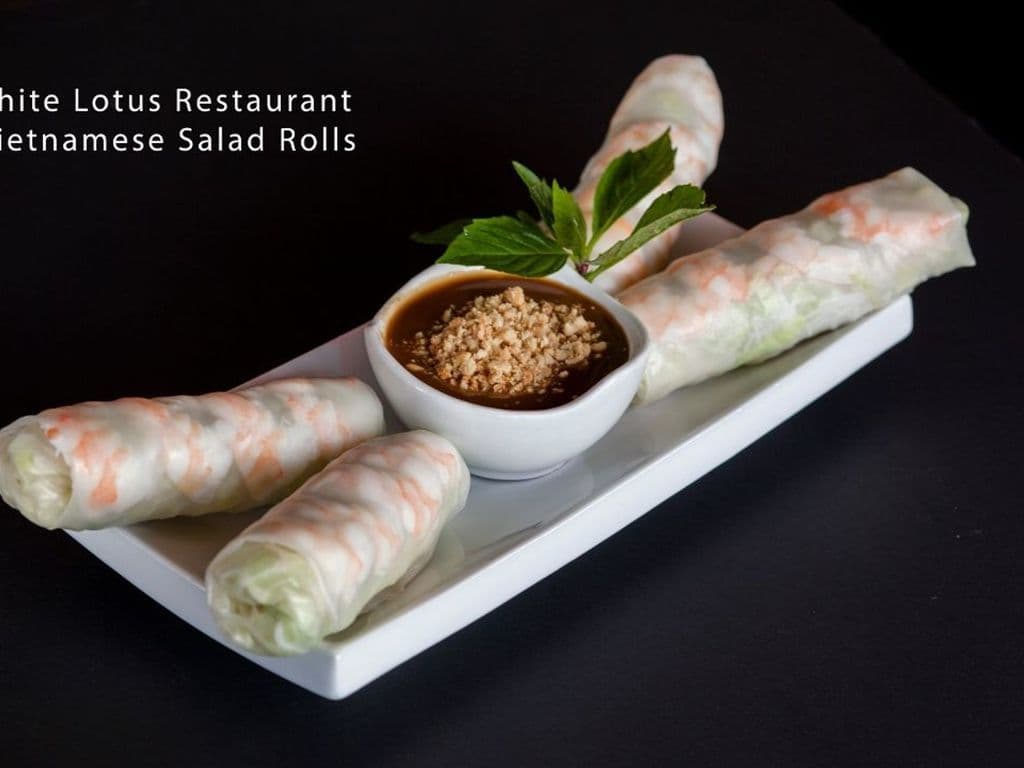 4. SALAD ROLLS 2 PCS