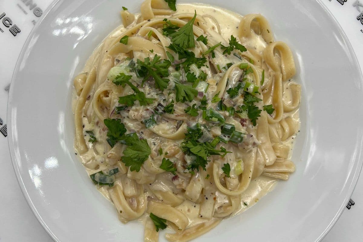 Fettuccine Alfredo
