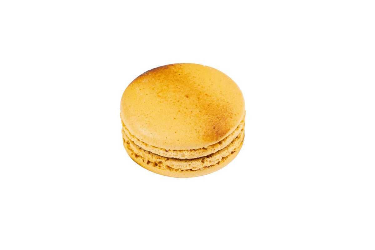 Crème Brulee Macaron