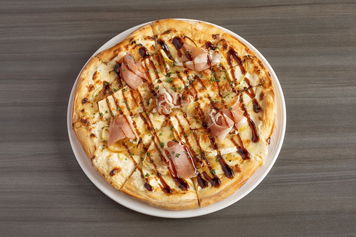 Apple and Brie Pizza