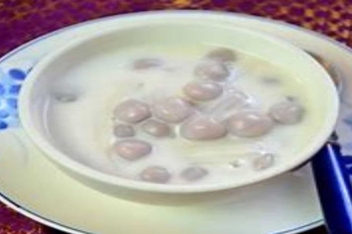 34. Taro Ball in Coconut Cream - บัวลอยเผือก