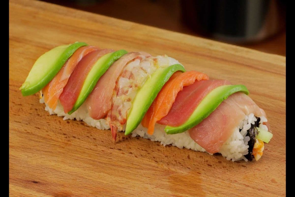 318. Rainbow Roll