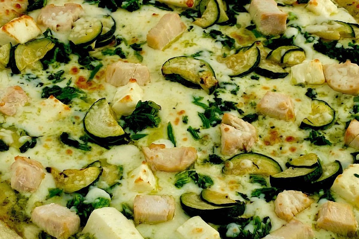 16" X-Large Chicken Pesto Pizza