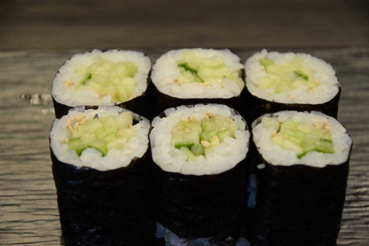 M1. Cucumber Maki Roll (Kappa) (6 pcs)
