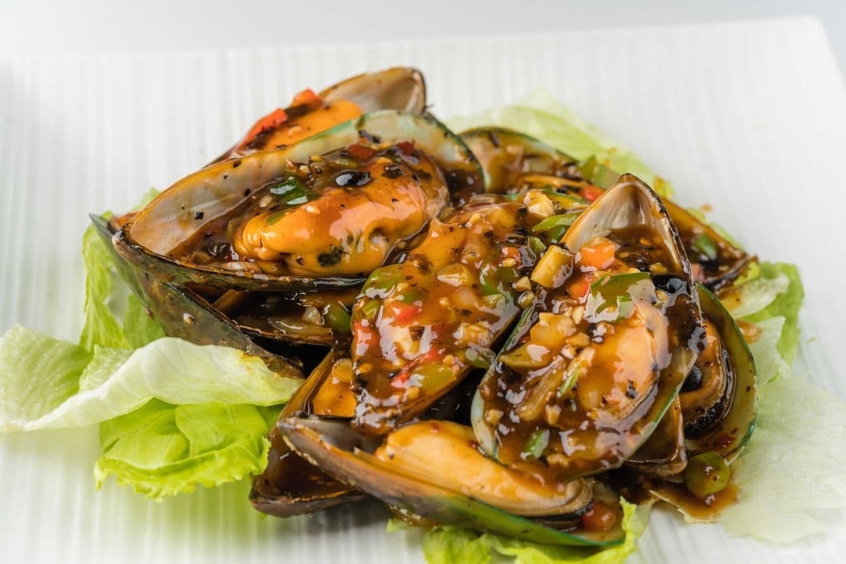 107. Stir Fried Mussels in Black Bean Sauce