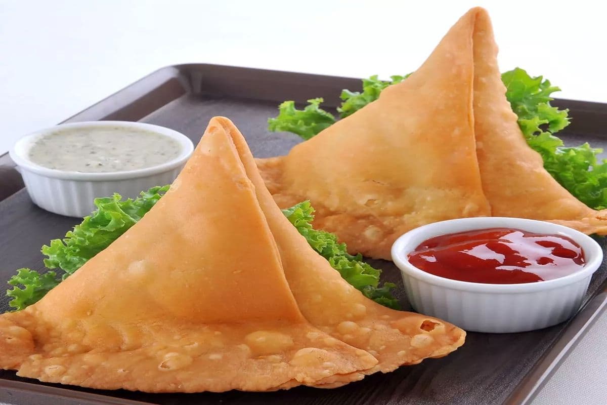 Samosa (2 pcs) (616 cal)