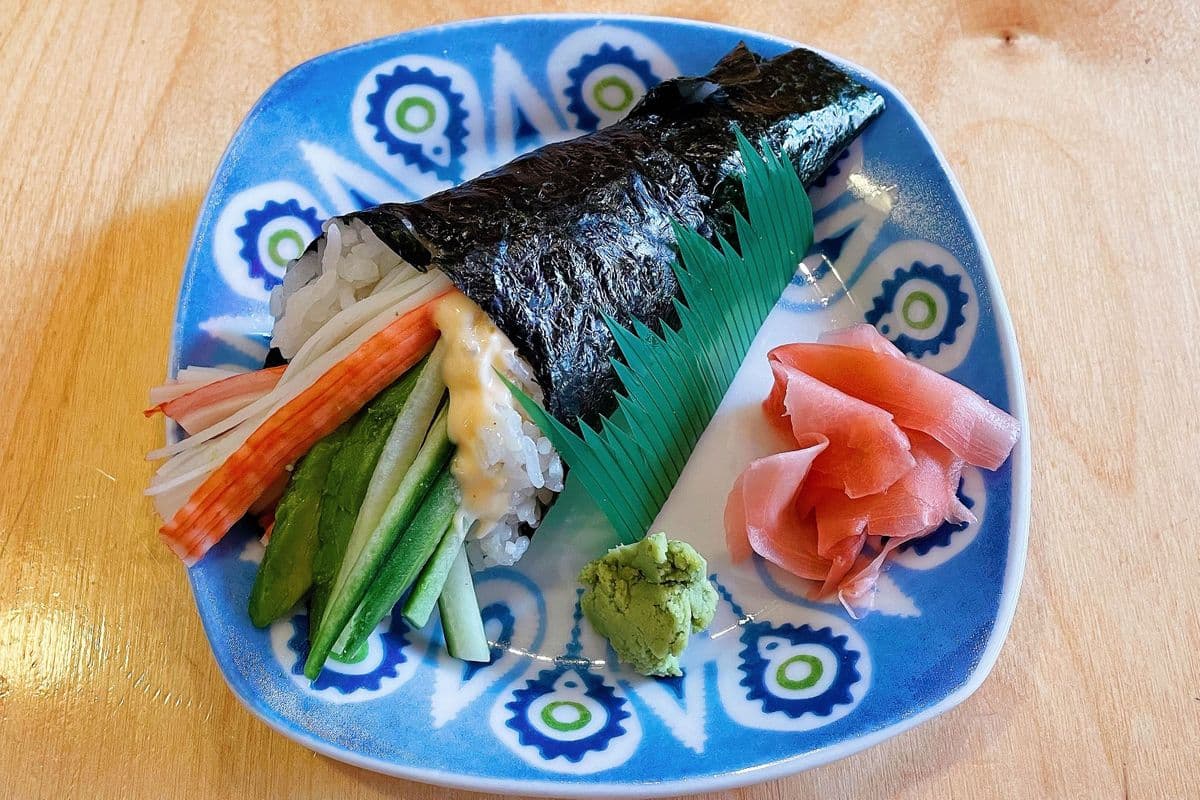 Spicy California Hand Roll (1 pc)