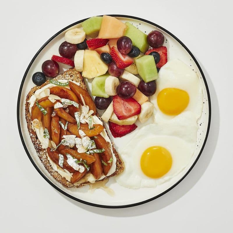 Tartine Aux Pêches / Gourmet Toast With Peaches