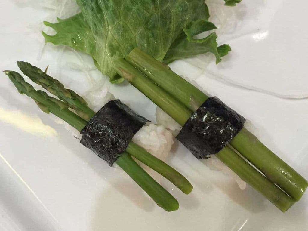 Asparagus Sushi (2pcs)