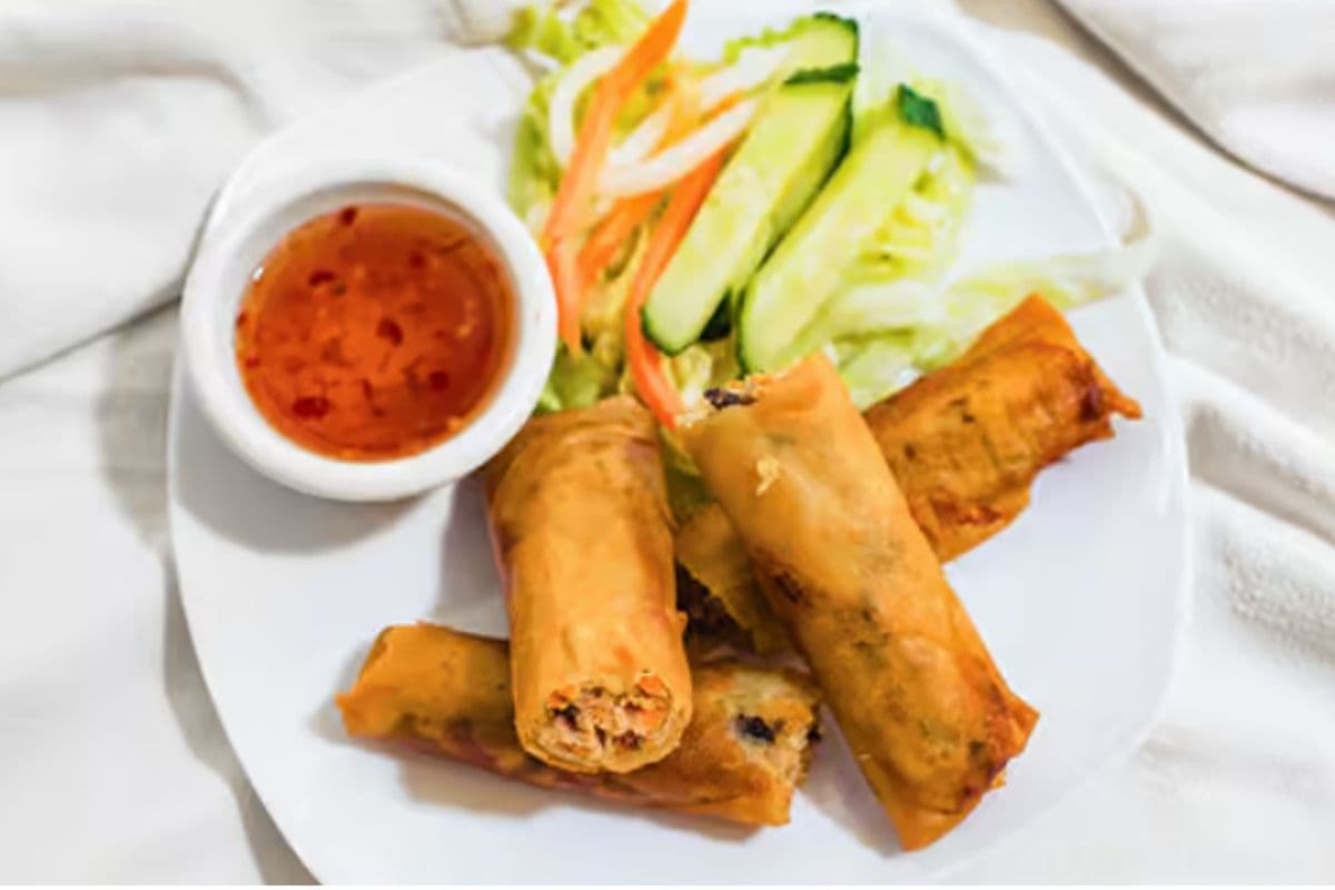 1. Kim's Crispy Rolls - Cha Goi (2 pcs)