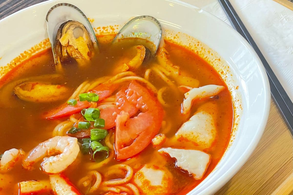 139.Thai Style Seafood Vermicelli in Soup