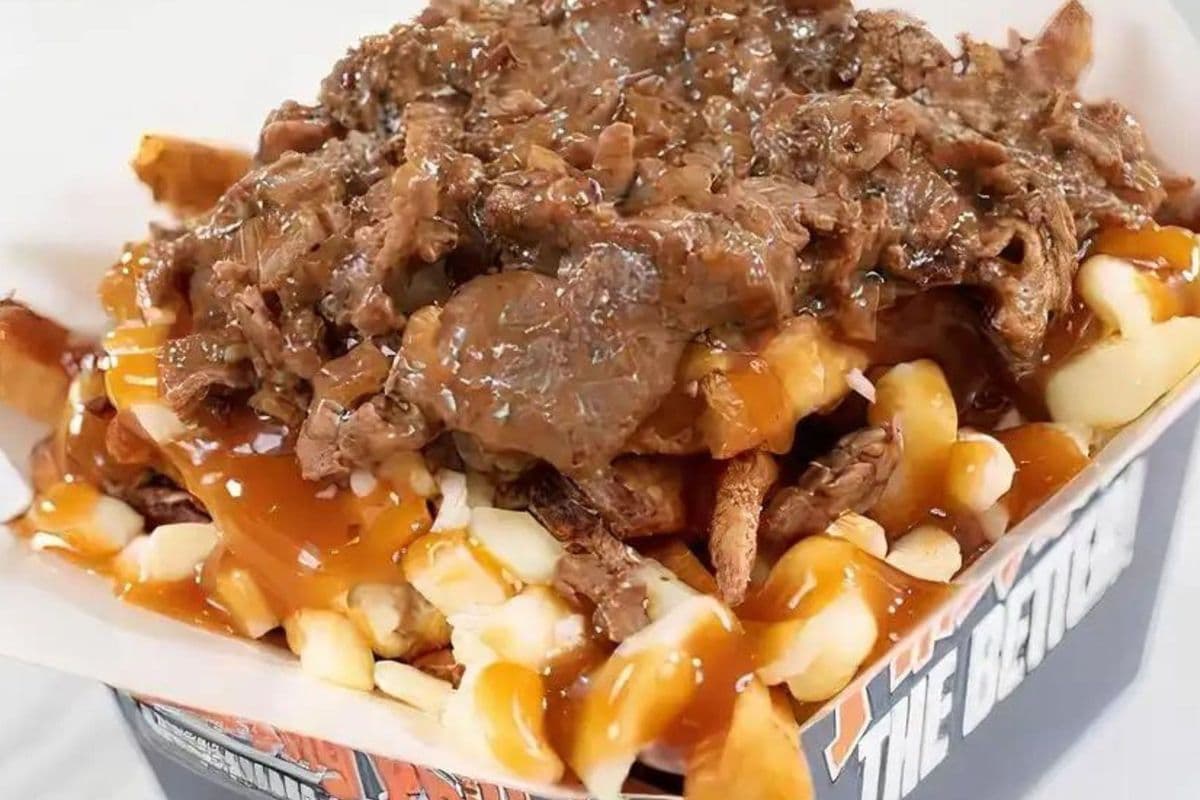 Peppercorn Steak Poutine