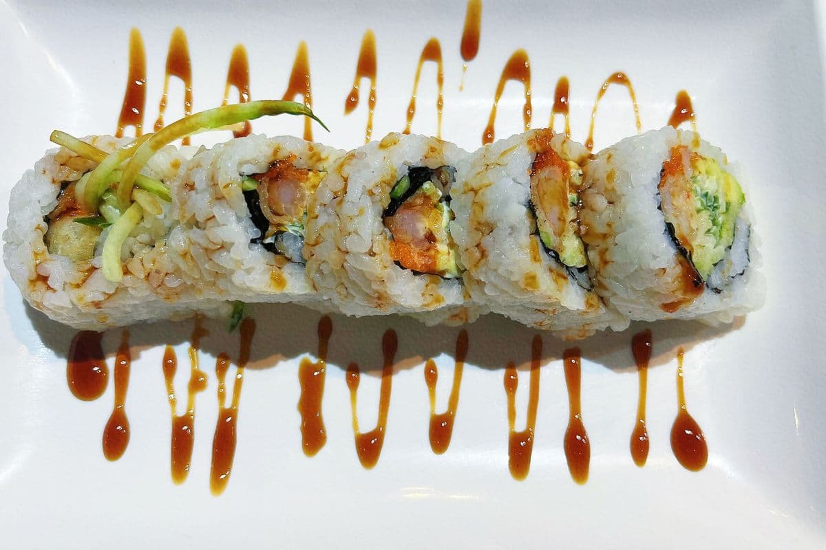 86. Yummy Roll (10 pcs)