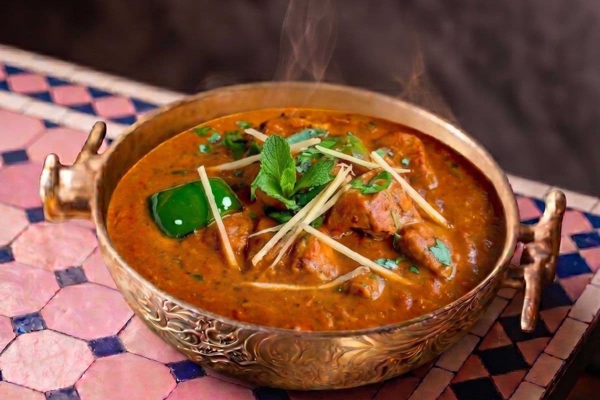 CHICKEN TIKKA MASALA (Popular)