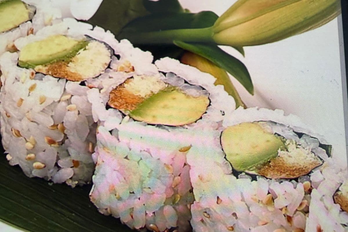 28. Spicy Crisp Avocado Roll