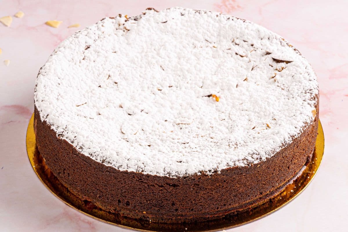 French Almond Cake (Serves 6)