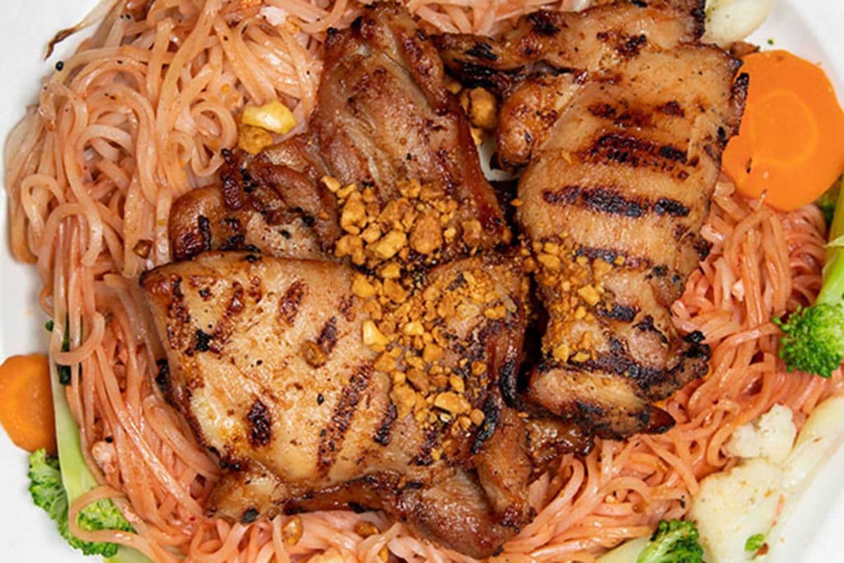 Nouilles de riz sautées / Stir-fry rice noodles
