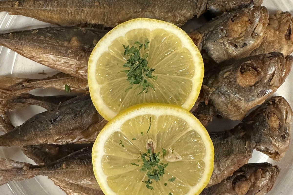 Fried Mackerel (6 pcs)