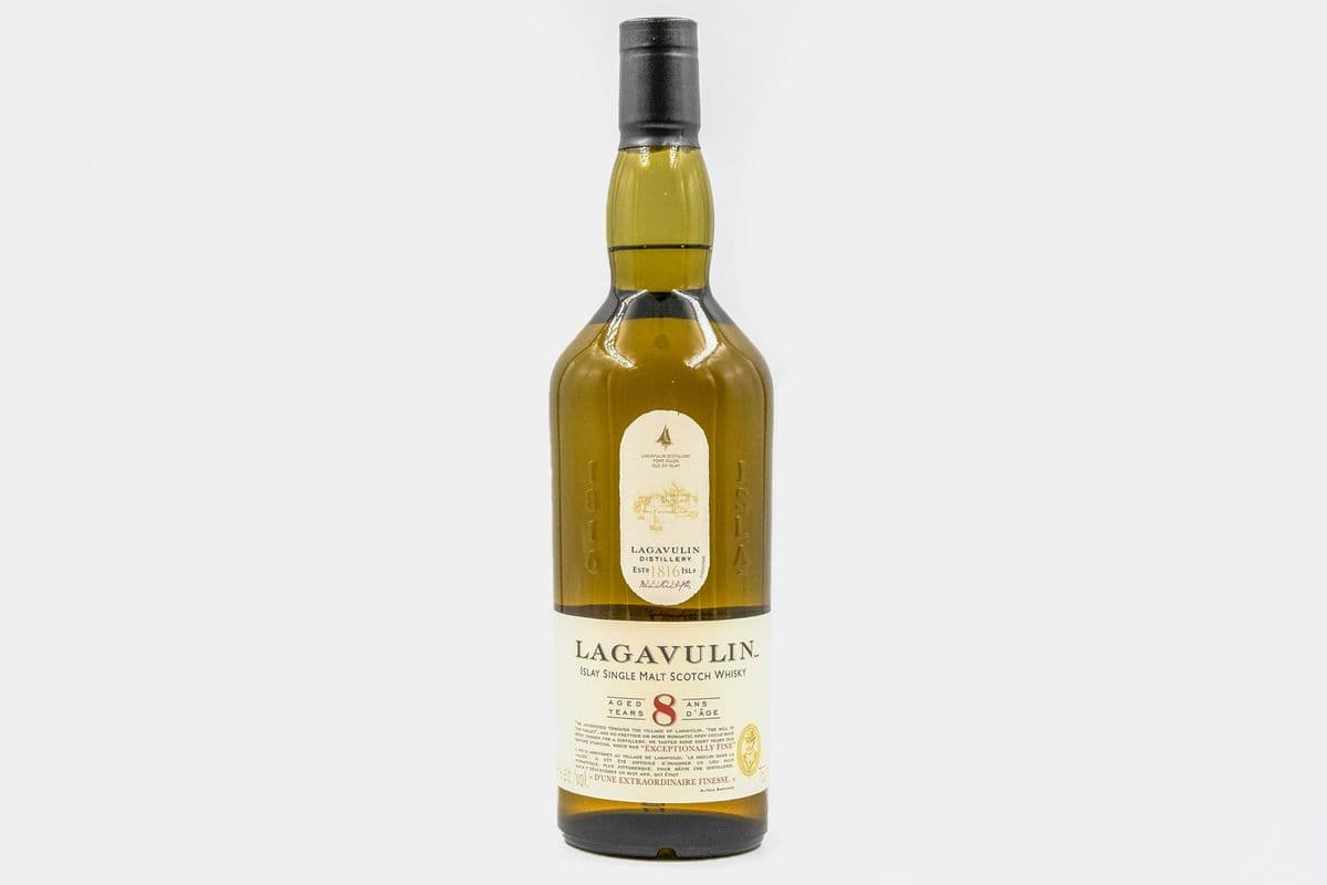 Lagavulin 8 years (750ml) (1 x 750ml)