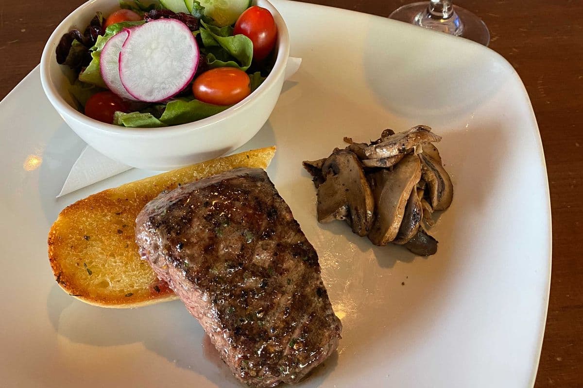 Steak & Chips (6 oz)