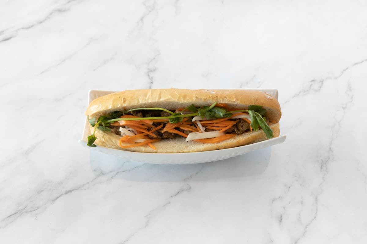 La fameuse Viet "cuisine de rue" Banh-My / The famous Viet ''street food'' Banh-My