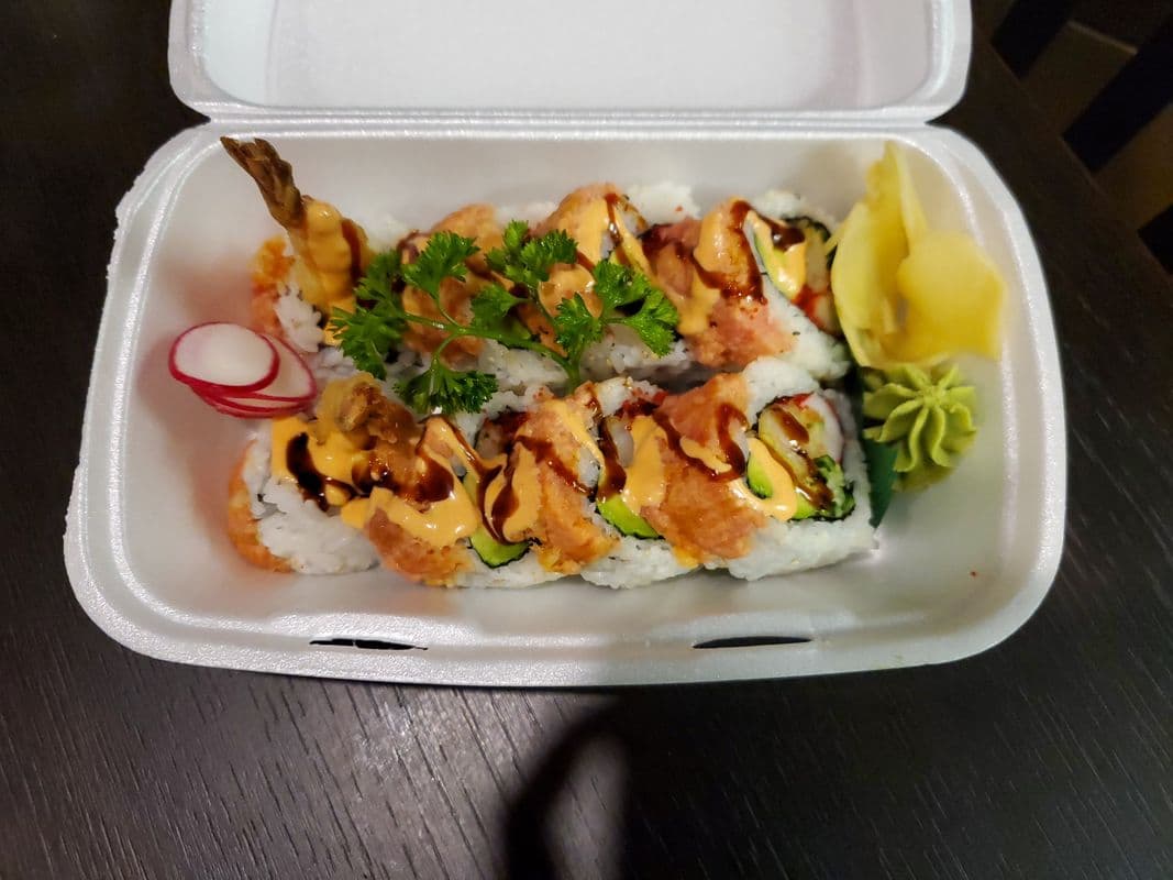 105. Hotto Tuna Roll (8 pcs)
