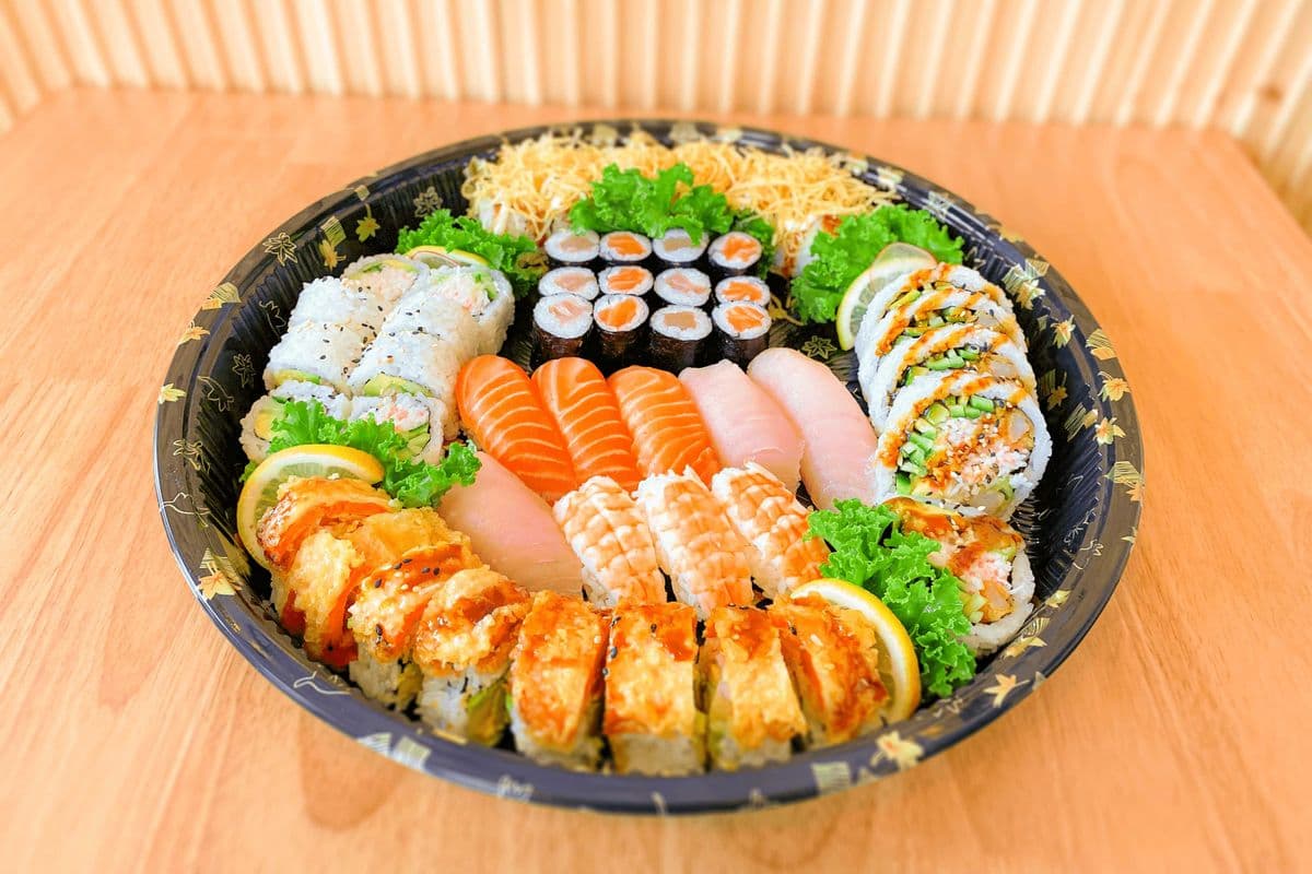 PoCo Party Tray (for 3-4 people) (50 pieces)