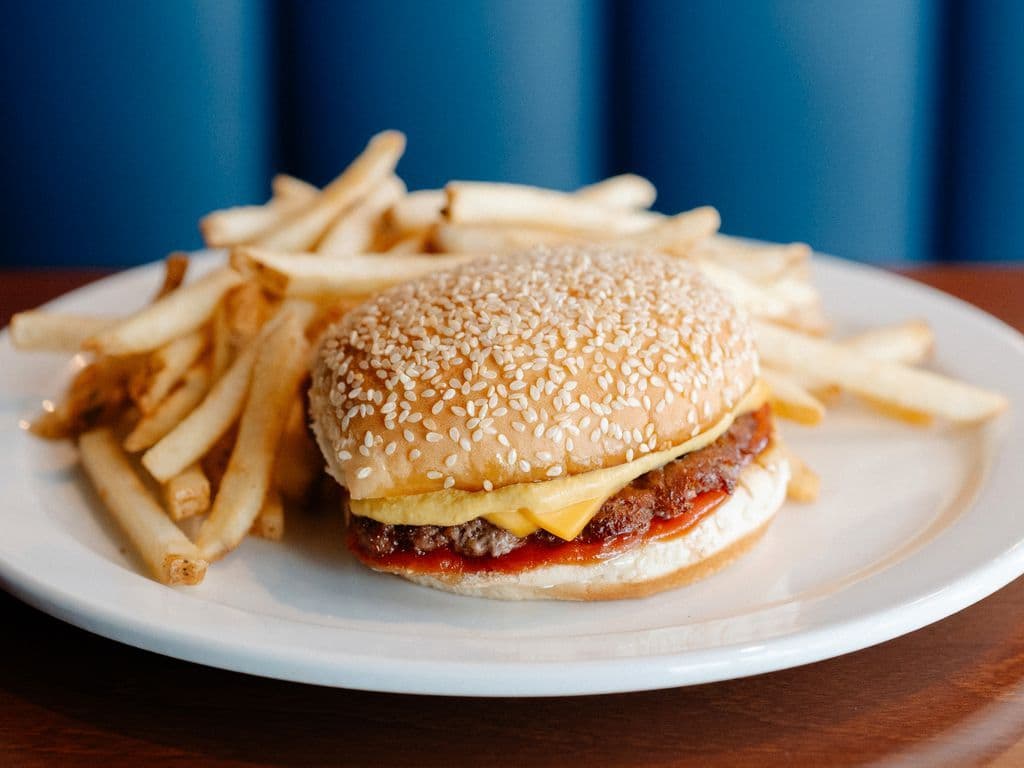 Kid's Cheeseburger
