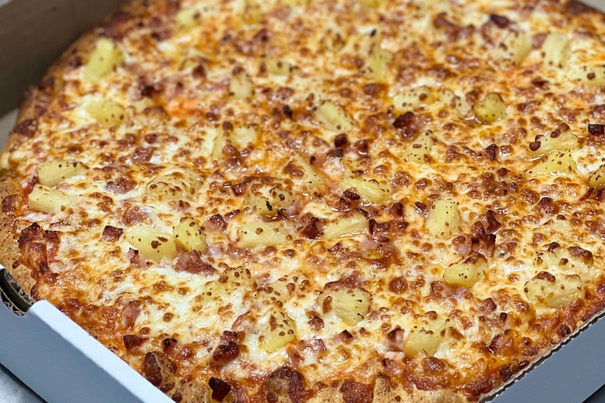 Large Hawaiian Pizza