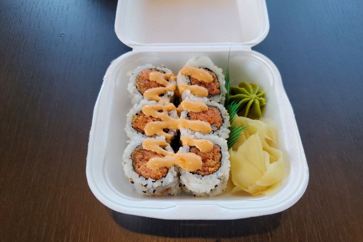 73. Spicy Salmon Roll (6 pcs)