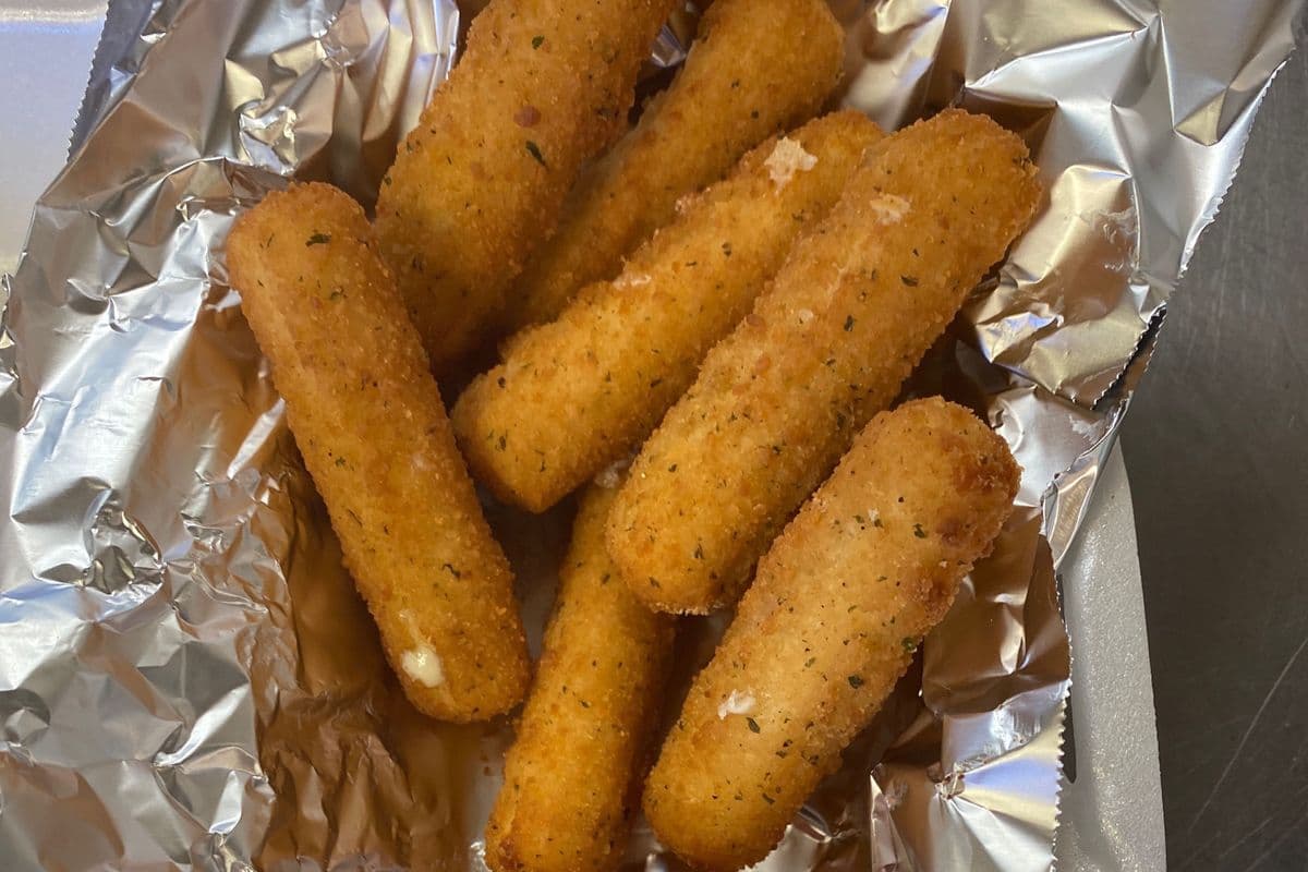 Mozza Sticks (6 pcs)