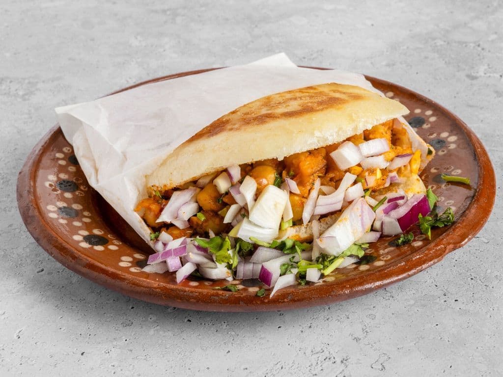 Stuffed Chana Chaat Kulcha