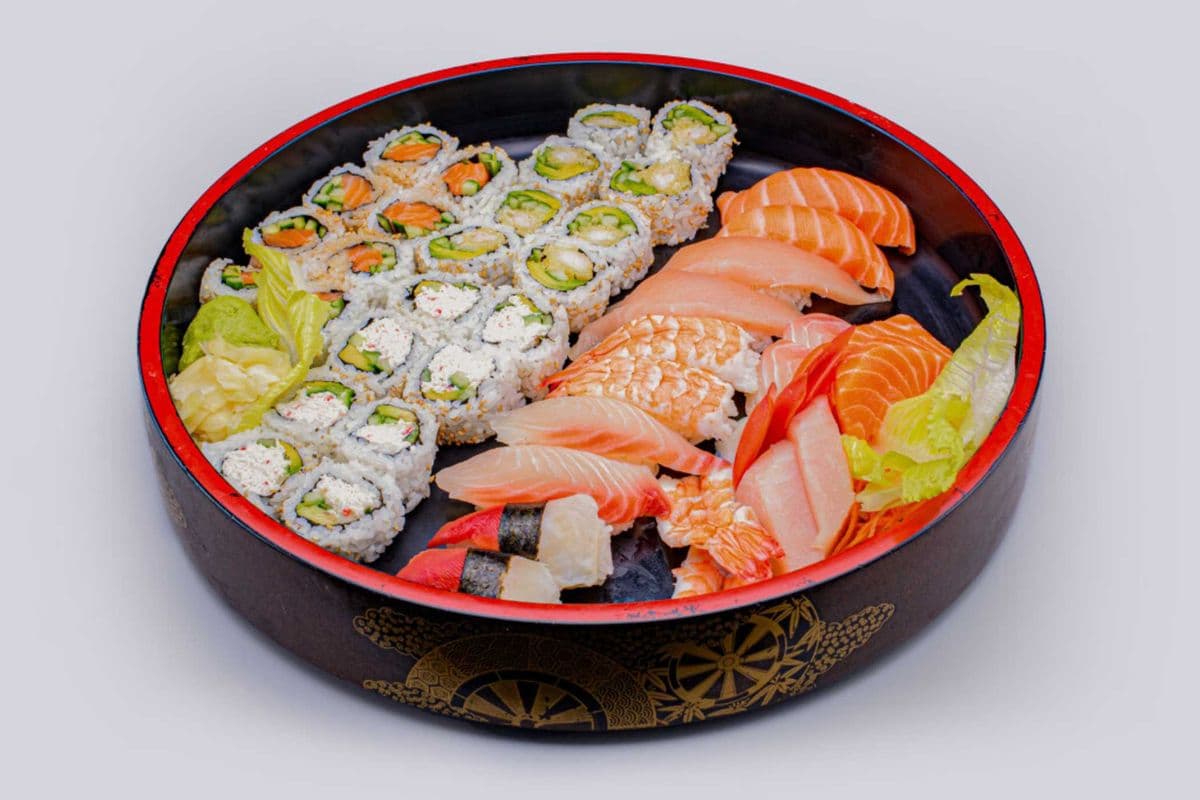 159. Sushi and Sashimi Platter (44 pcs)