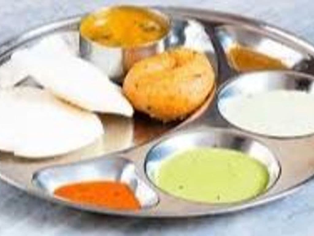 IDLY VADA COMBO (2 idly, 1 vada)