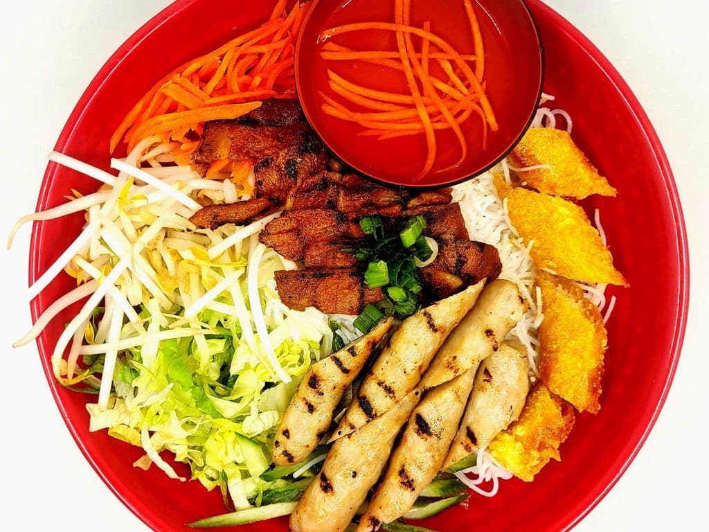 B9. Bun Thit Nuong Nem Nuong Cha Gio - Grilled Pork, Sausage & Spring Roll