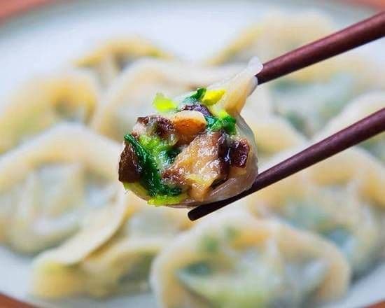 29. Cabbage and Mushroom Dumpling / Dumpling au chou et aux champignons 