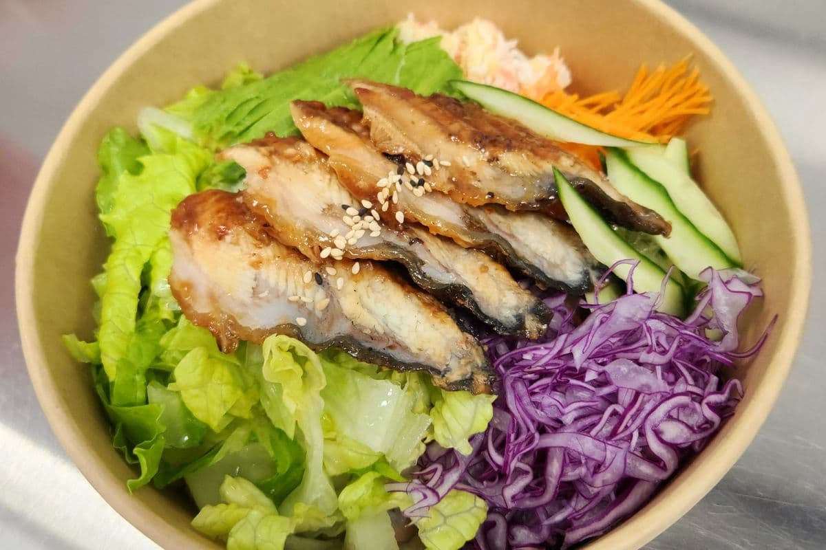 F14. Unagi Poke Bowl