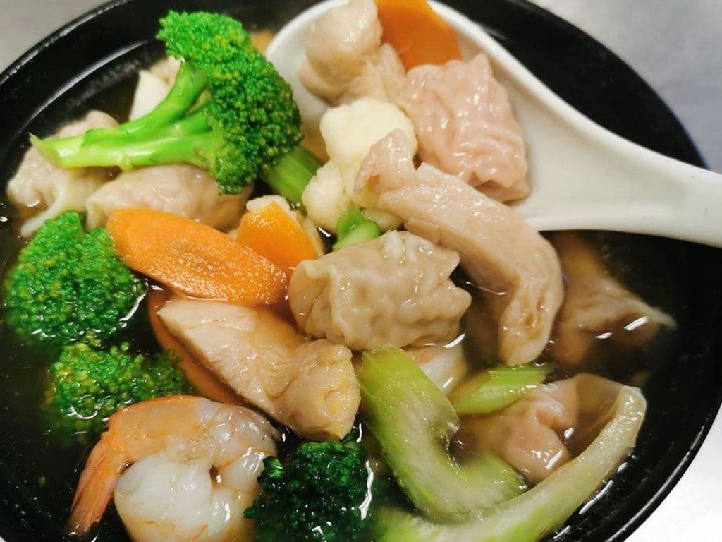 9. Deluxe Wonton Soup