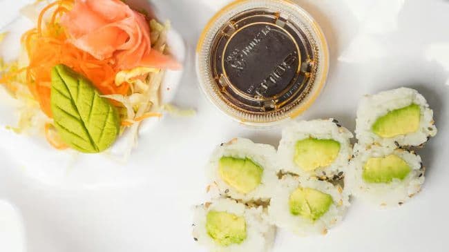 16. Hosomaki à l'avocat / Avocado Hosomaki