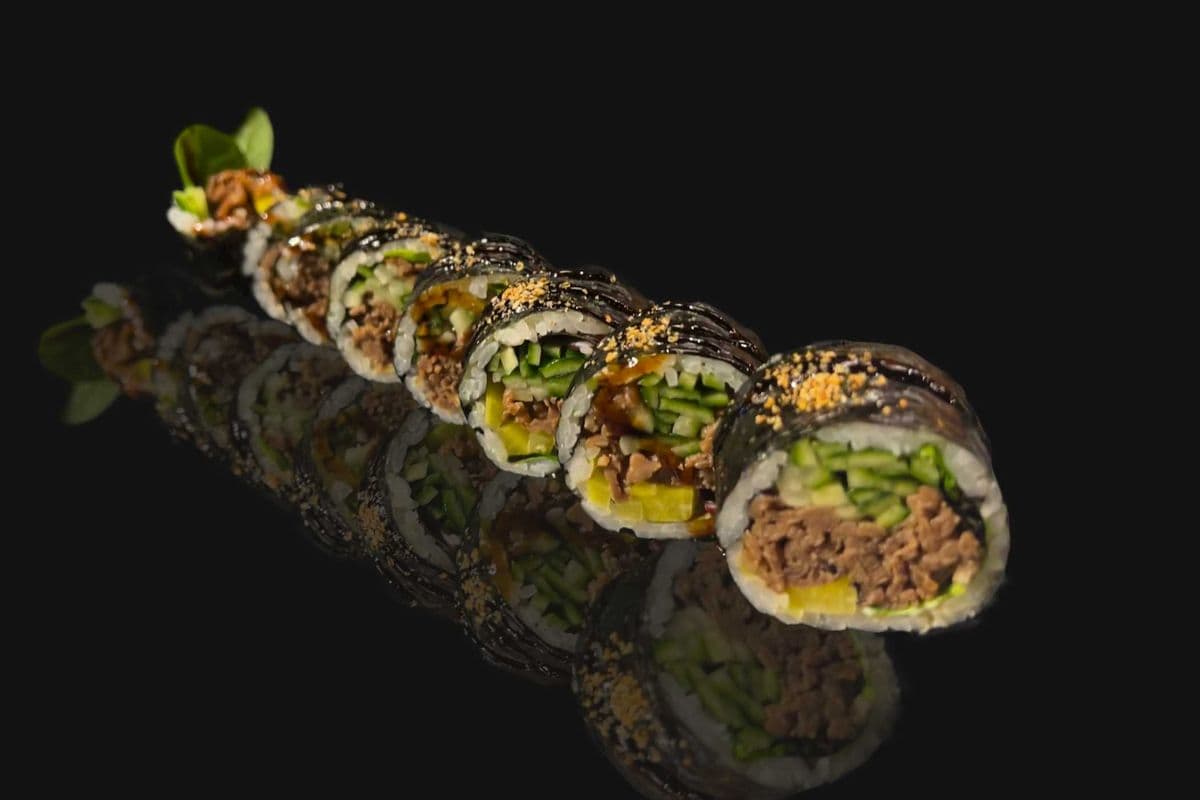 SR16 BEEF YAKI ROLL
