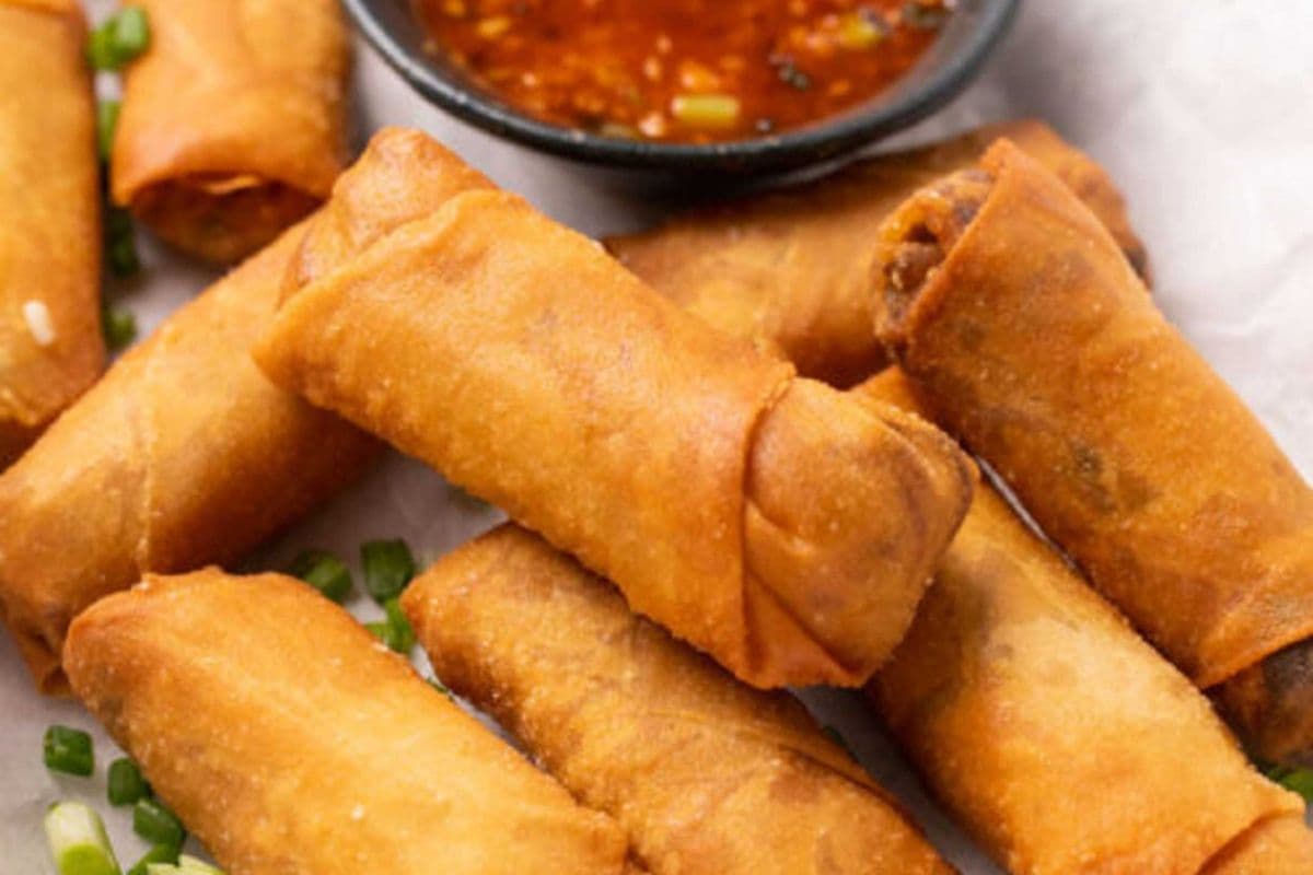 4 pcs Pork Spring rolls