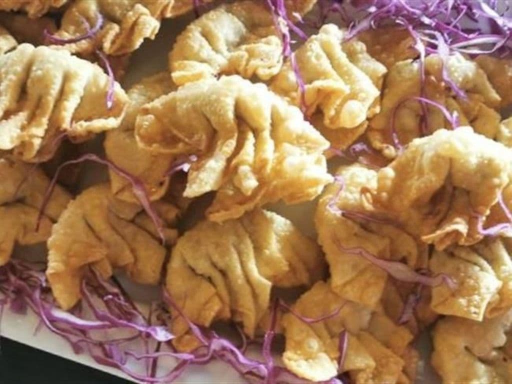 Deep-Fried Chicken Wontons (炸鸡馄饨) (12 pcs)
