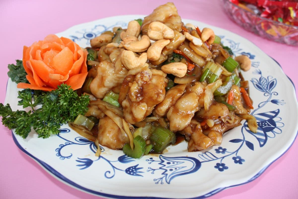 Chicken with Cashew Nuts and Vegetables