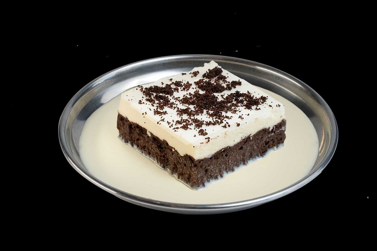 Oreo Milk Cake (400 Cal)