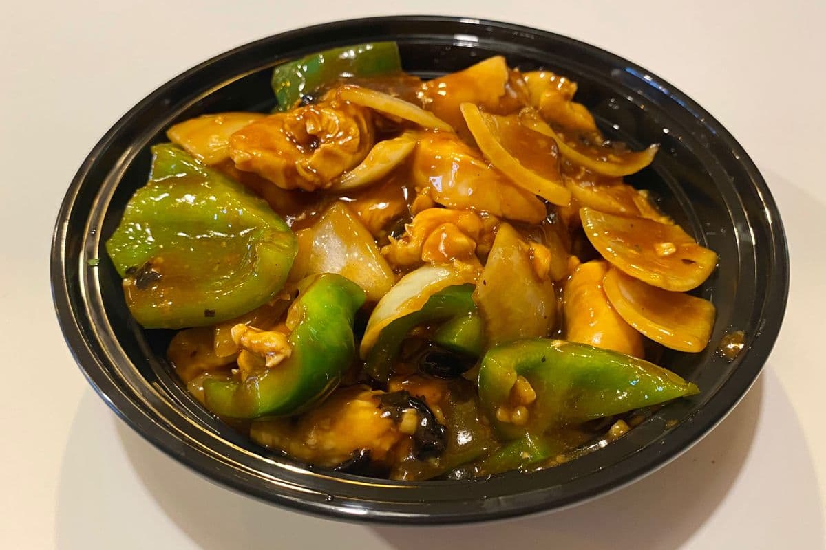 C18 Chicken in Black Bean Sauce